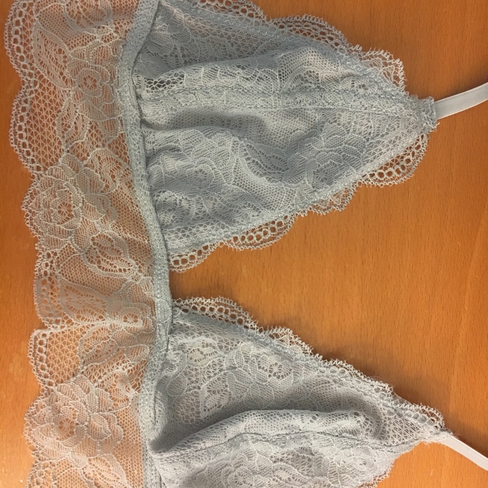 Brandy Melville Light Gray Lace Bralette - Picture 7 of 8